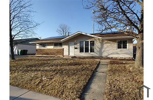 52 Beacon Ave Photo 1