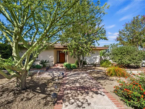 5201 Stonewood Dr, Riverside, CA 92506