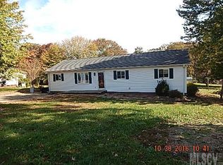 3556 Yorkland Dr, Hickory, NC 28601