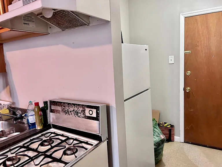 1154 Madison Ave #13 — Photo 22
