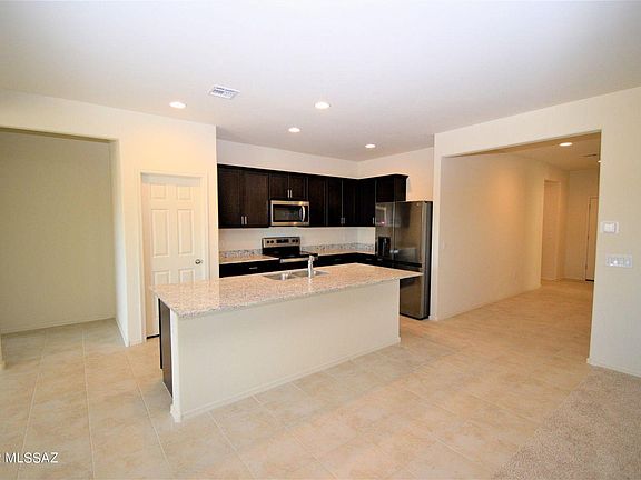 3rd image of 10812 W Claxton Dr