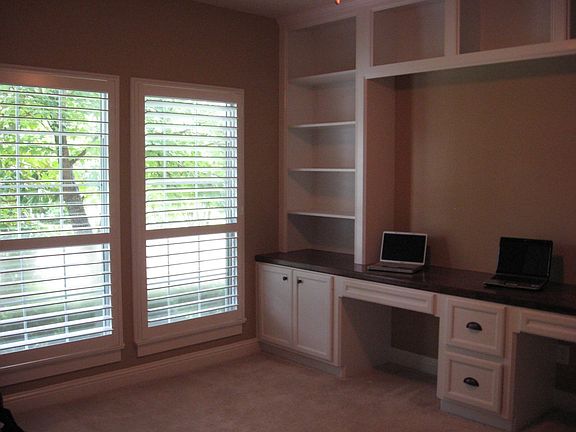 Spacious home Office for 2