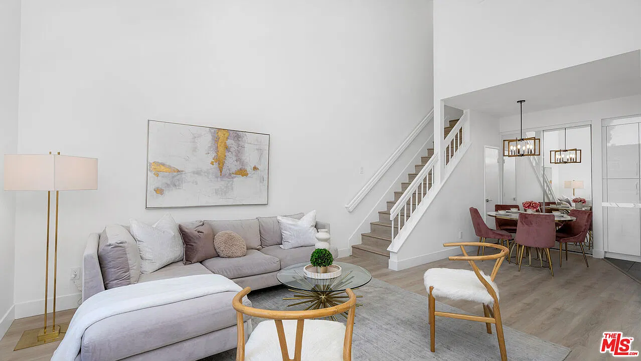 1 bed, 1.0 bath, 936 sqft, $3,270 — Photo 4