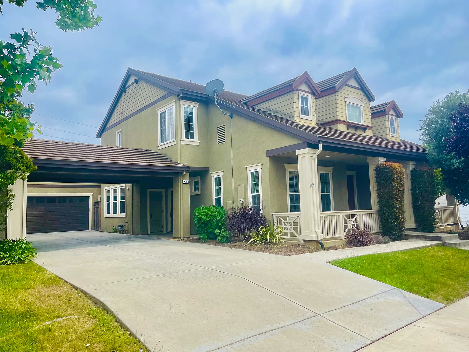 5 bed, 2890 sqft, $6,000 — Photo 2