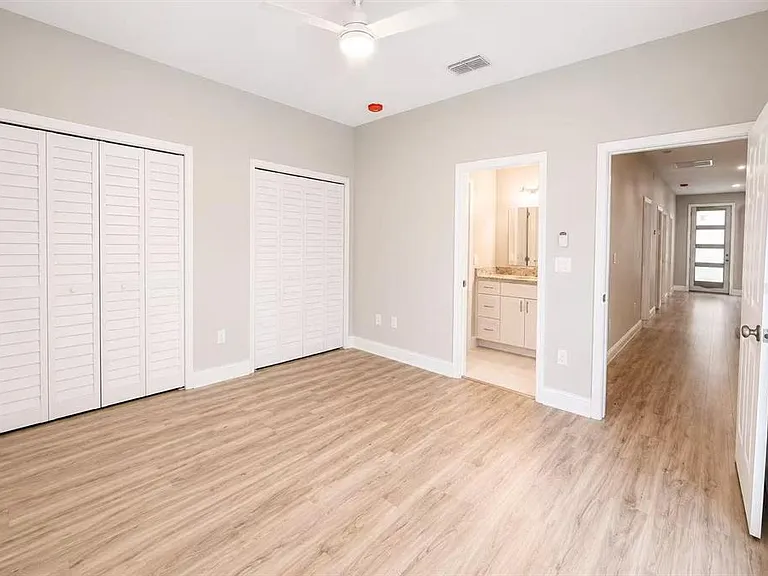 3203 E Diana St — Photo 6