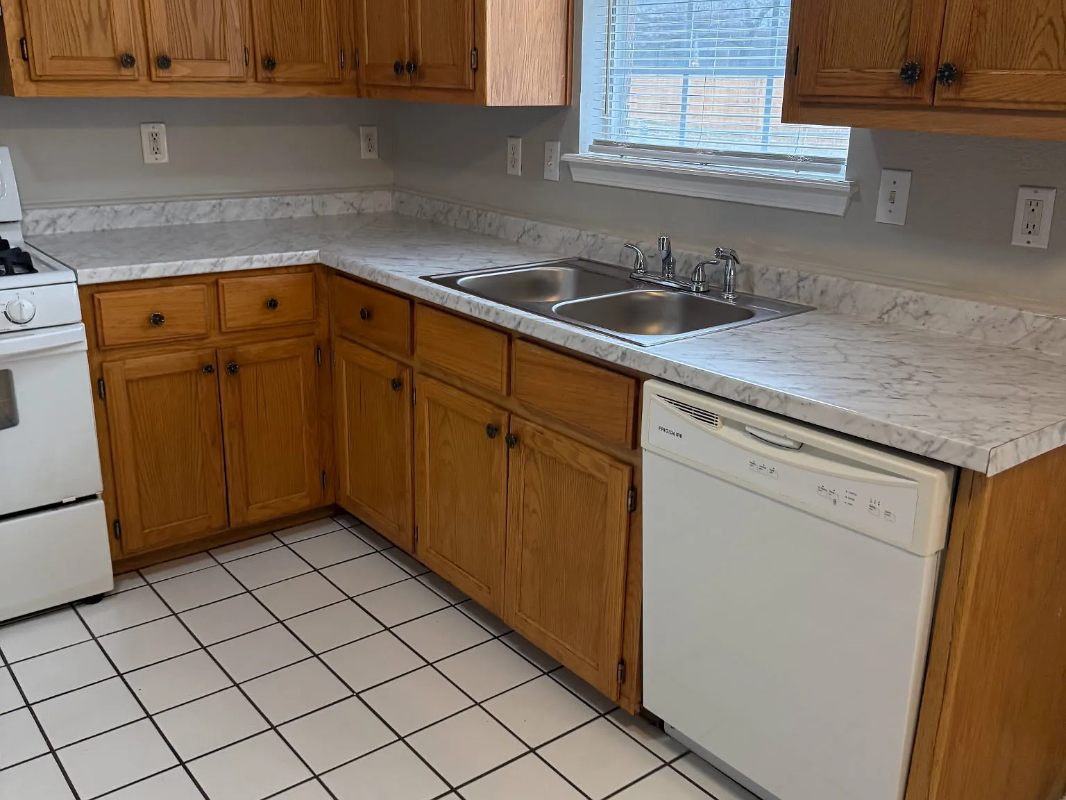 3 bed, 1340 sqft, $1,600 — Photo 3