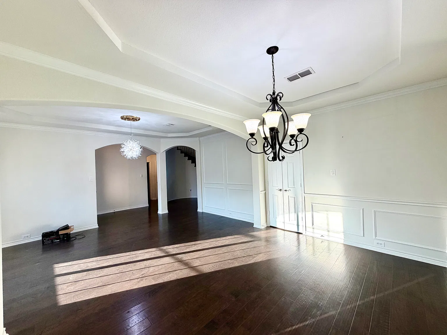 6 bed, 4223 sqft, $3,500 — Photo 3