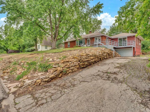 2431 SW Bradbury Ave, Topeka, KS 66611