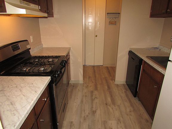 4th image of 4 Louisburg Sq APT 10