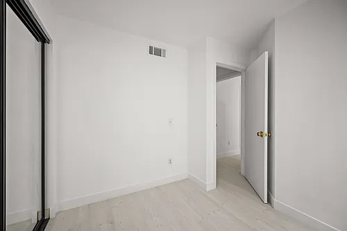 920 Everett St #5 Photo 1