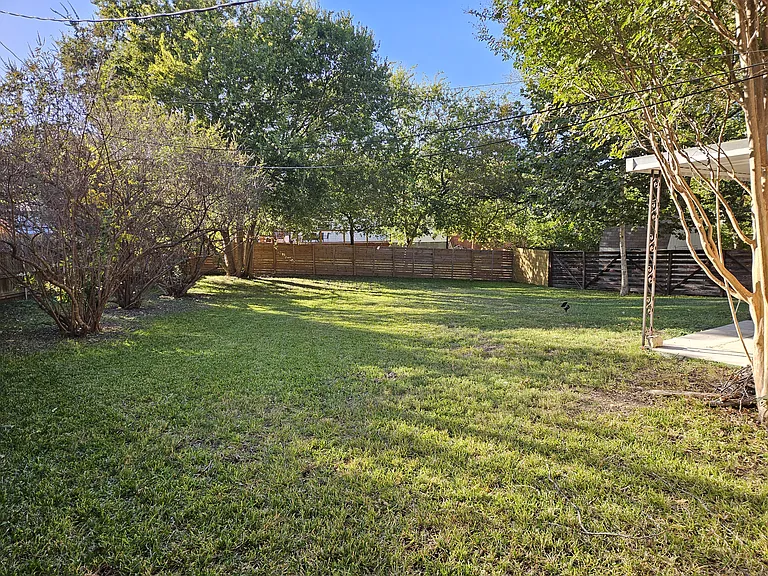 3402 Laguna Dr — Photo 6