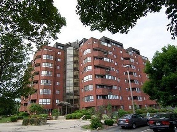 4th image of 200 Burkhall St Unit 707
