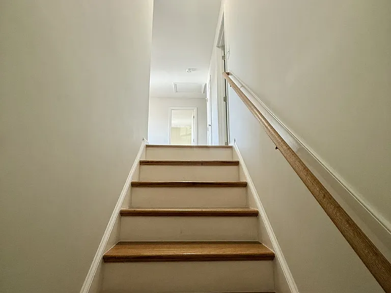 138 Ladden Ln — Photo 11