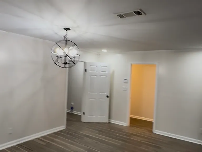 308 W Hale St — Photo 6