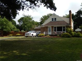 5733 Old Lake Shore Rd, Lake View, NY 14085