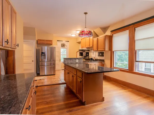 305 Central St, Newton, MA 02466