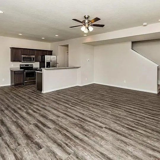 815 SE 10th Ln — Photo 5