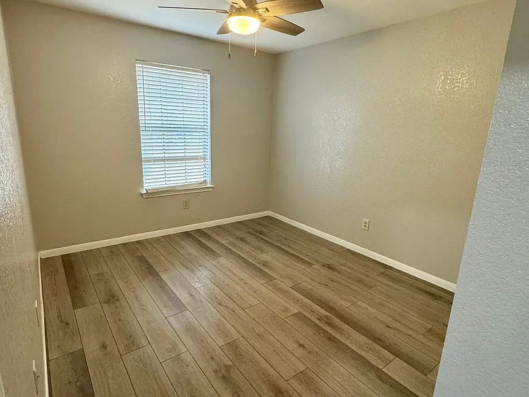 1321 Homestead St — Photo 10