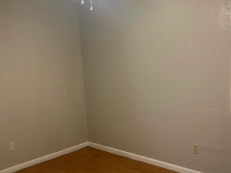 1901 Lexington St — Photo 7