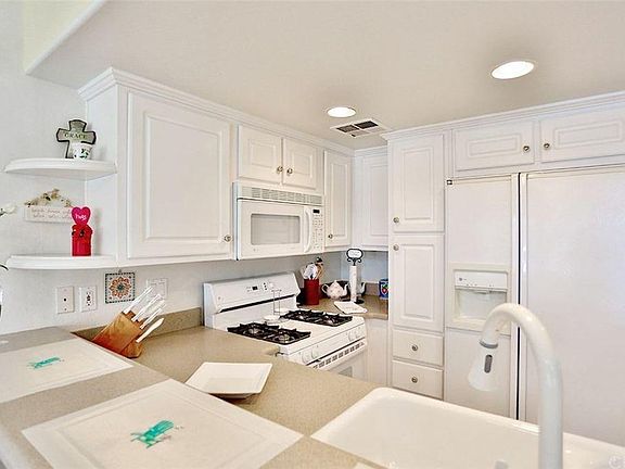 3rd image of 26 Bolivar St