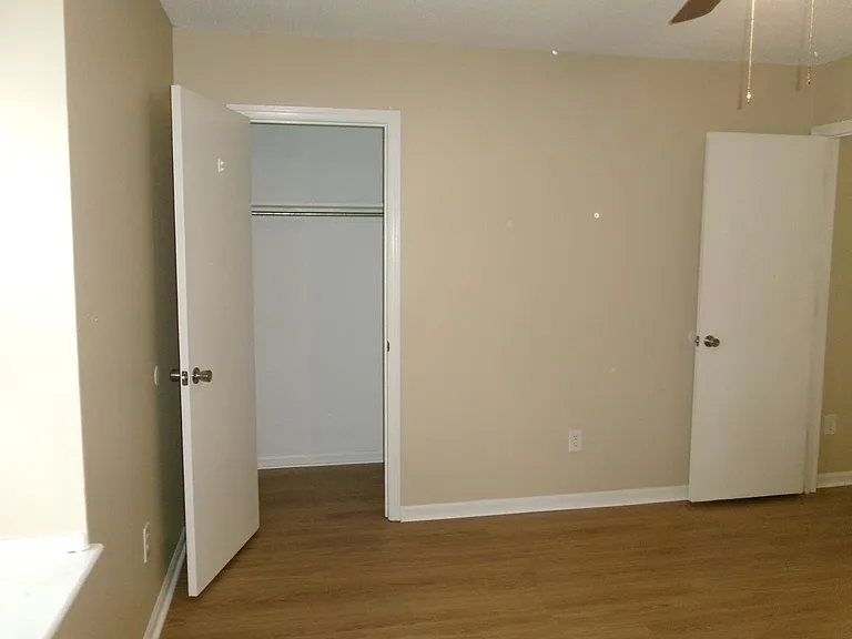 4346 Oak St #D — Photo 16