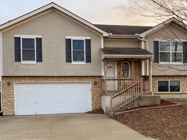 1601 W 7th Street Ter, Knob Noster, MO 65336