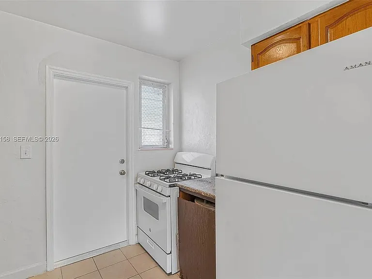 8031 Hawthorne Ave #1 — Photo 8