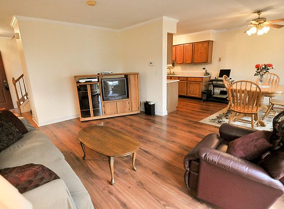 2nd image of 142 Village Creek Dr