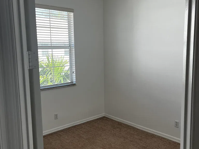 1554 Limetree Bay Ave — Photo 21
