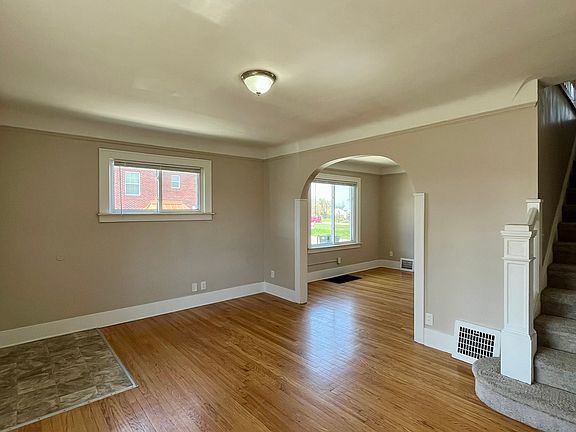 3rd image of 162 Labadie St #2