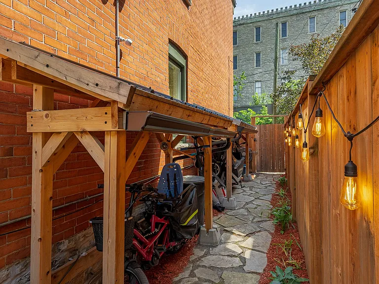 68 Lorne Ave — Photo 46