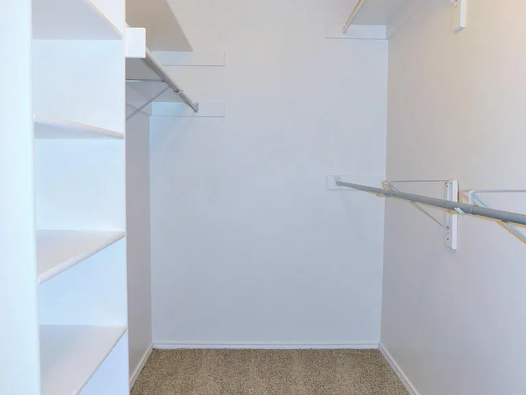 3721 Calvert Ln — Photo 16
