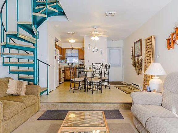 4th image of 9307 Chesapeake Dr Unit 38