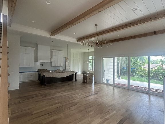 2nd image of 612 Moore Ave