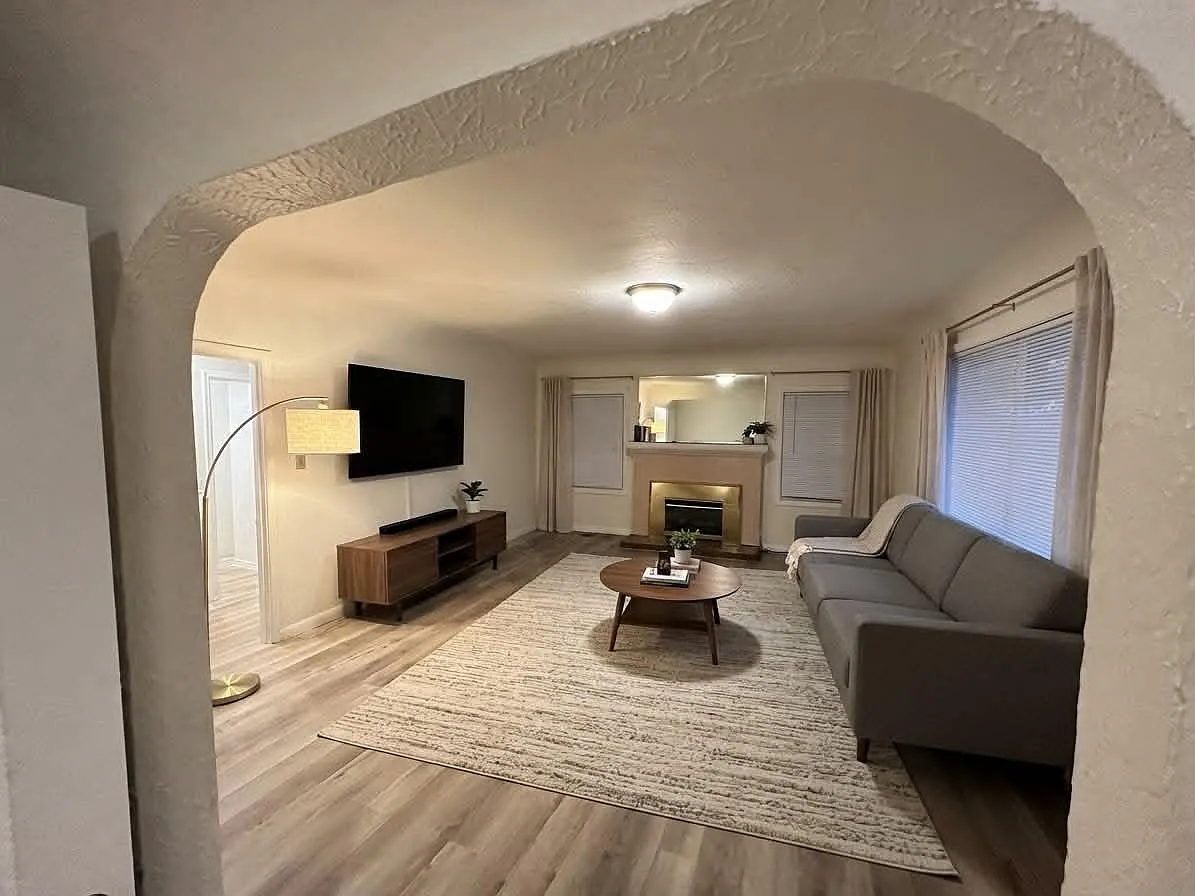 4 bed, 1660 sqft, $3,200 — Photo 2