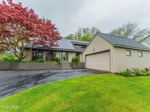 7 Meadow Lane, Albany, NY 12208