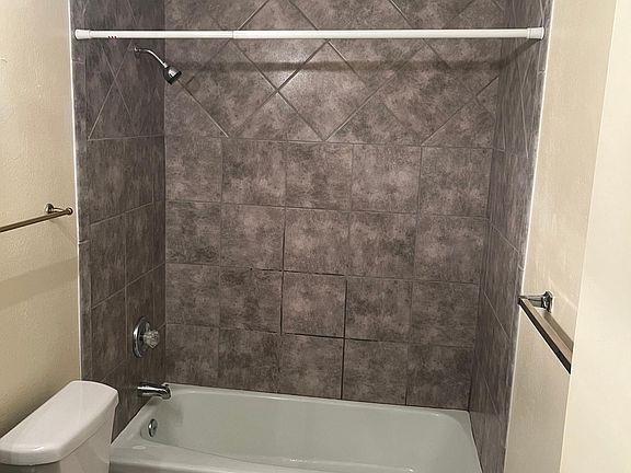 2nd image of 1701 Hiawatha Dr NE APT A