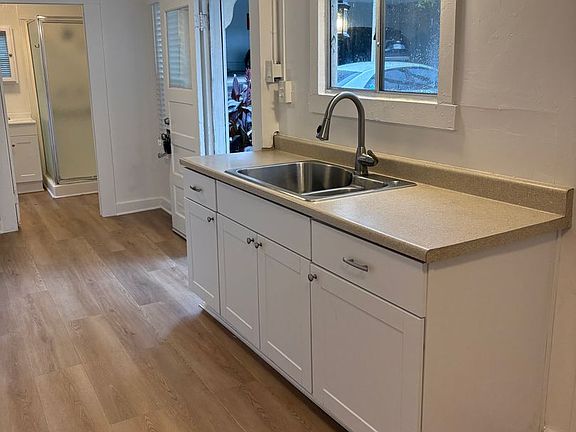 3rd image of 38 N Laurel St #3