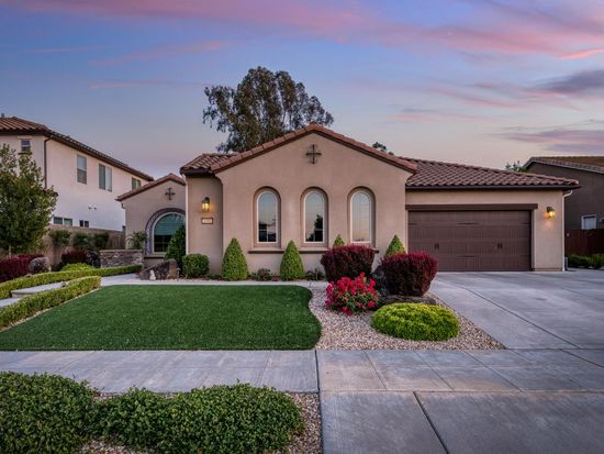 3096 Kenosha Ave, Clovis, CA 93619