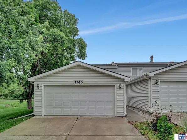 1740 Granada Ln, Lincoln, NE 68528