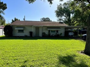 8567 Ridge Rd, Seminole, FL 33772
