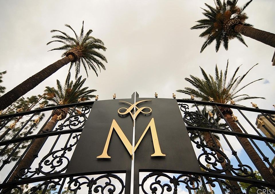 1st image of 21450 Burbank Blvd APT 112