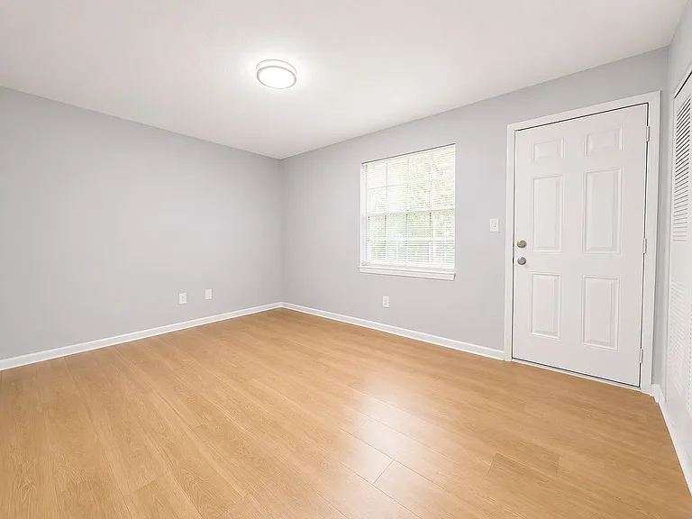 412 Fairfax Dr #6 — Photo 6