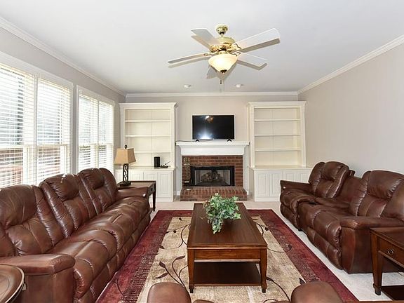 4th image of 1192 Albemarle Way