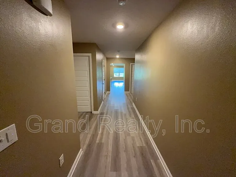 5482 Peach Dr — Photo 2