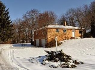 549 Neptune Dr, Uniontown, OH 44685