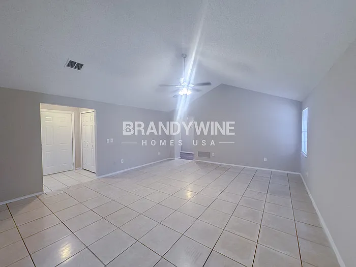 2549 Jessica Ln — Photo 7