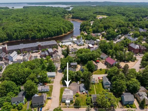 15 Spring Street, Newmarket, NH 03857