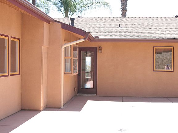 4th image of 2565 Royal Crest Dr