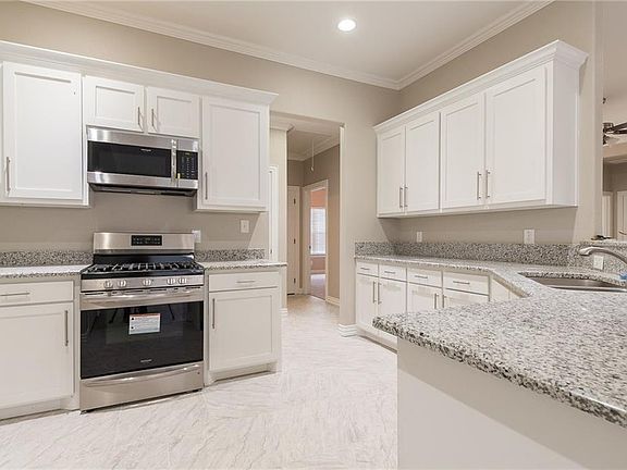 5th image of 4528 Sherwood Dr